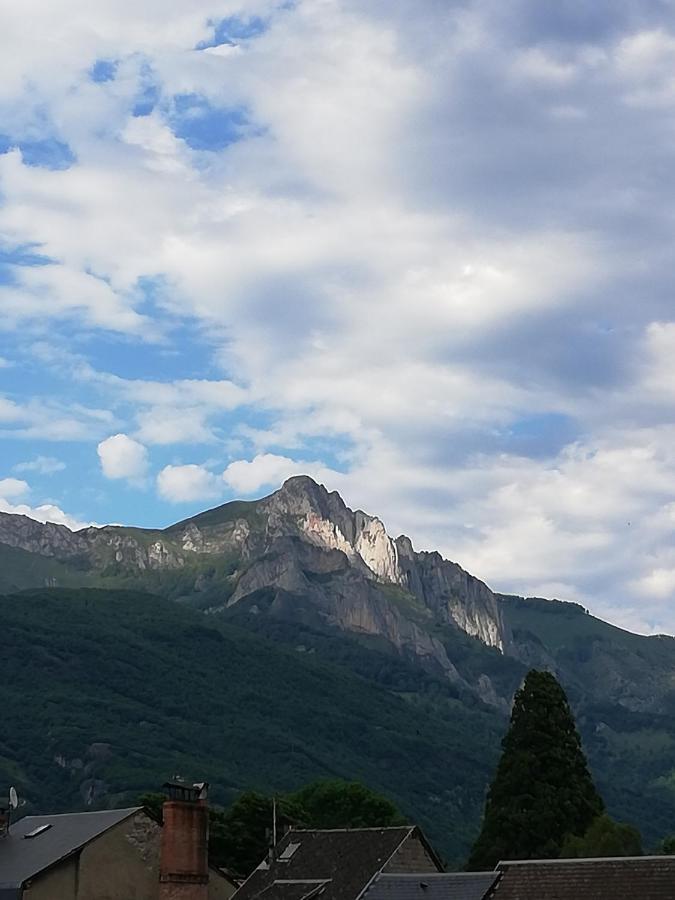 Le Domaine Des 3 Marmottes Couette-café Cierp